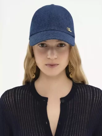 La gorra icónica de Chloé en denim