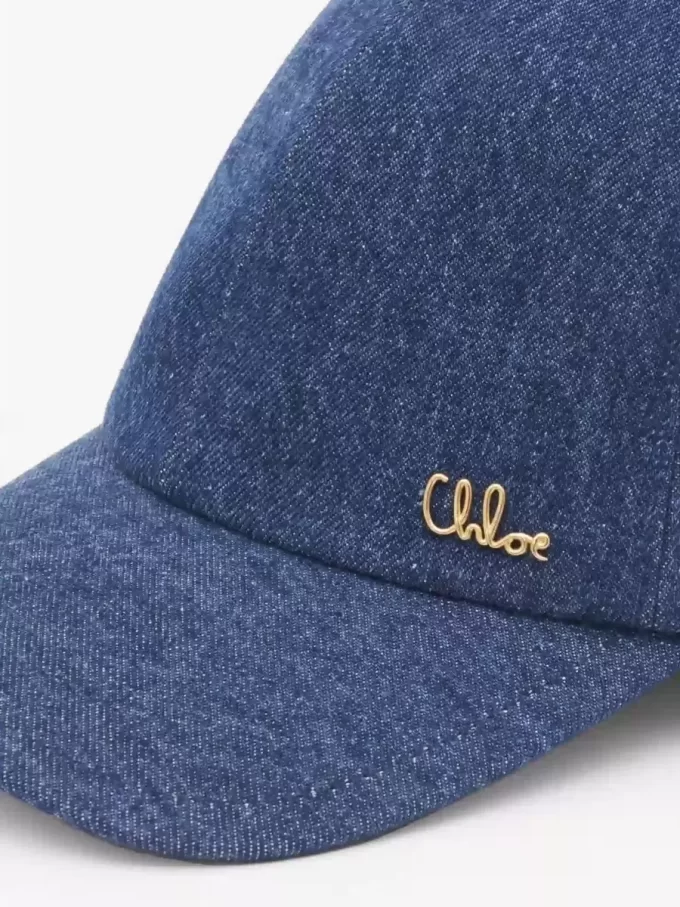 La gorra icónica de Chloé en denim