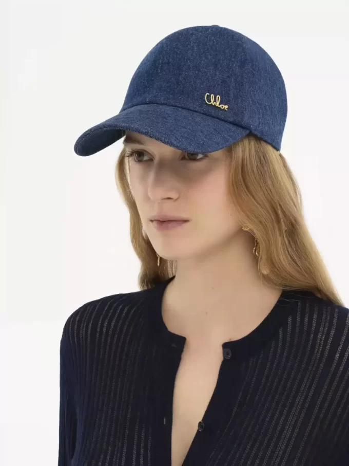La gorra icónica de Chloé en denim