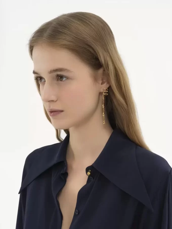 Los pendientes colgantes icónicos de Chloé Los pendientes colgantes icónicos de Chloé