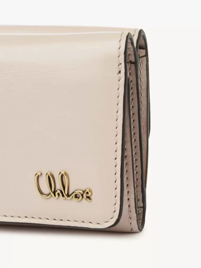 Mini Chloé Iconic tríptica en piel brillante