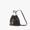 Mochila pequeña de pulsera en piel granulada Mochila pequeña de pulsera en piel granulada
