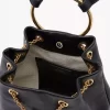 Mochila pequeña de pulsera en piel granulada Mochila pequeña de pulsera en piel granulada