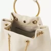 Mochila pequeña de pulsera en piel granulada Mochila pequeña de pulsera en piel granulada