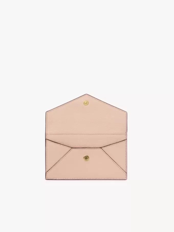 Monedero pequeño tipo sobre con ranuras para tarjetas en piel granulada