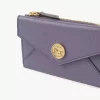Monedero pequeño tipo sobre con ranuras para tarjetas en piel granulada Monedero pequeño tipo sobre con ranuras para tarjetas en piel granulada