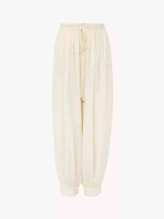 Pantalón fluido cropped de crepé de China