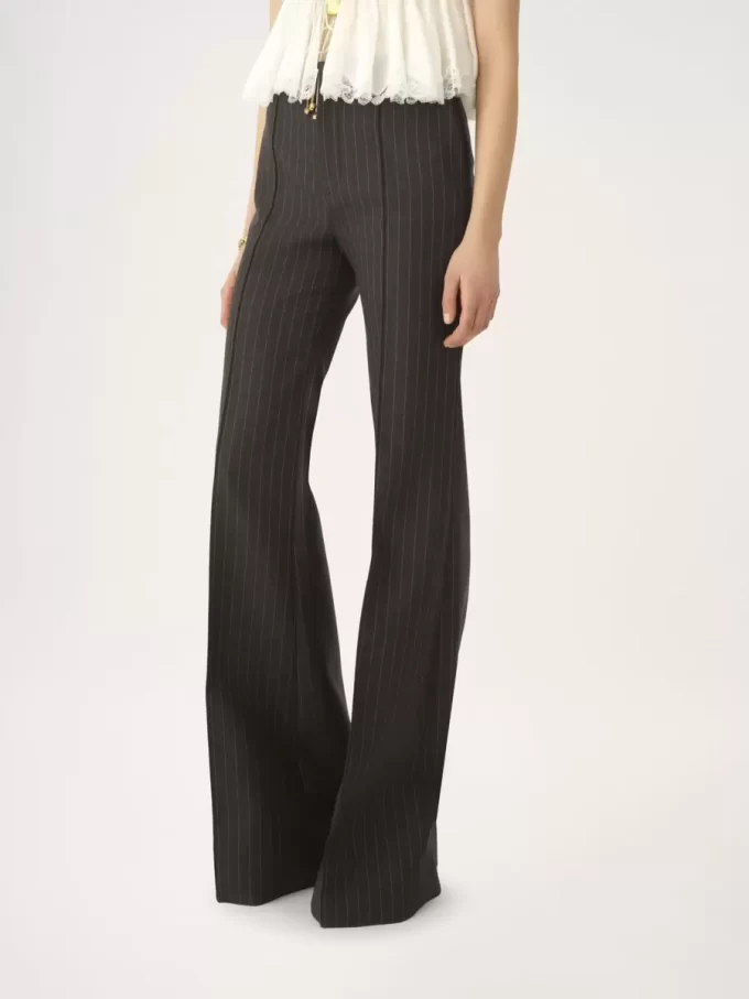 Pantalones bootcut entallados de lana