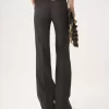 Pantalones bootcut entallados de lana