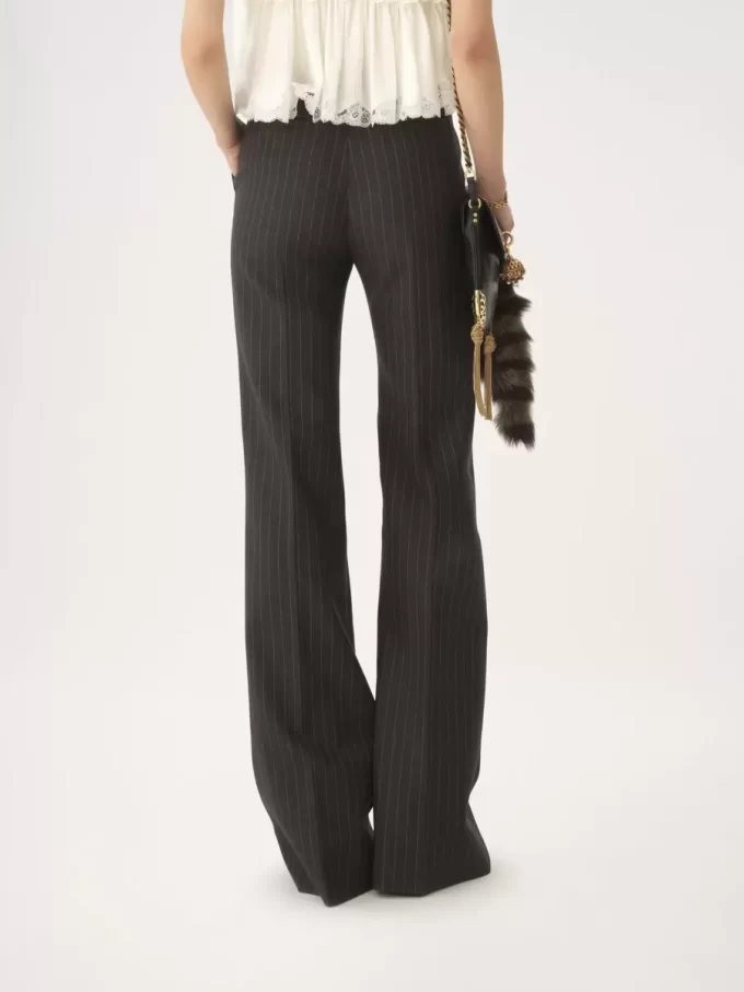 Pantalones bootcut entallados de lana
