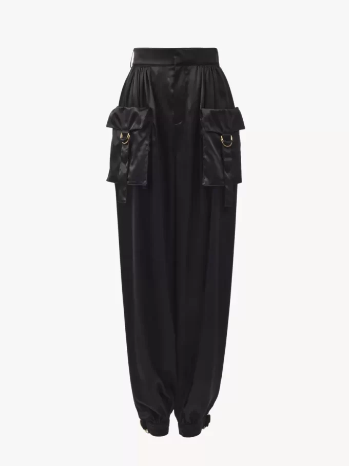 Pantalones cargo fluidos en satén de seda Pantalones cargo fluidos en satén de seda