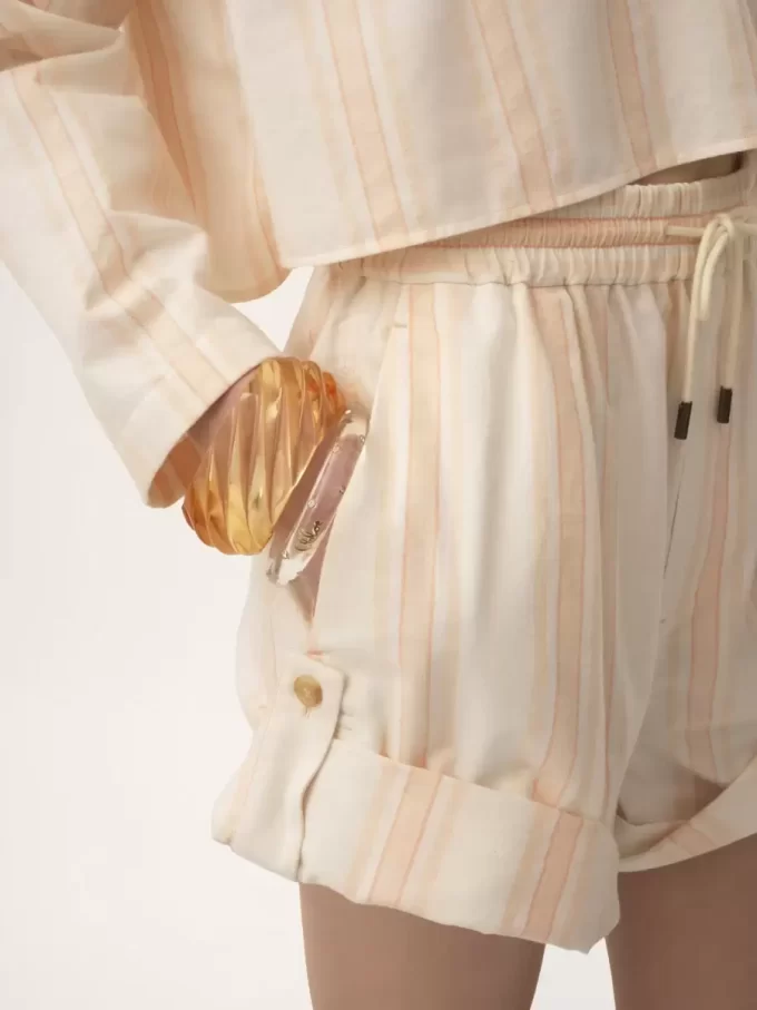 Pantalones cortos con cordón y dobladillo en algodón Pantalones cortos con cordón y dobladillo en algodón