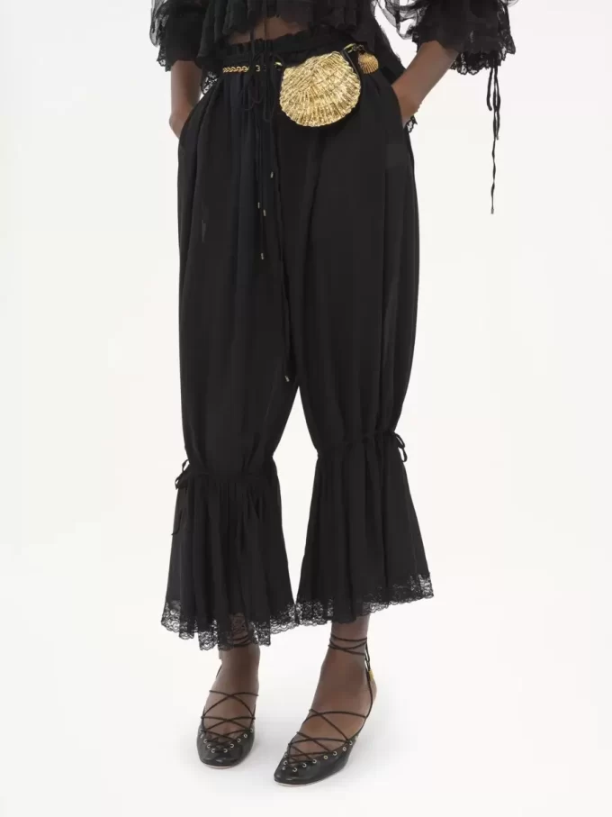 Pantalones fluidos cropped en charmeuse de seda y encaje