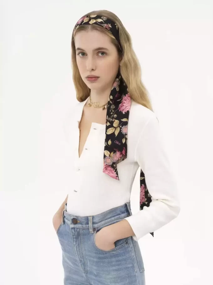 Pañuelo bandeau ancho The Chloé Peonies en charmeuse de seda