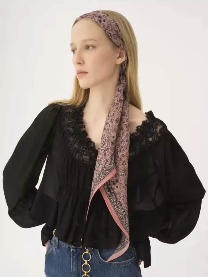 Pañuelo bandeau The Chloé Paisley en charmeuse de seda Pañuelo bandeau The Chloé Paisley en charmeuse de seda
