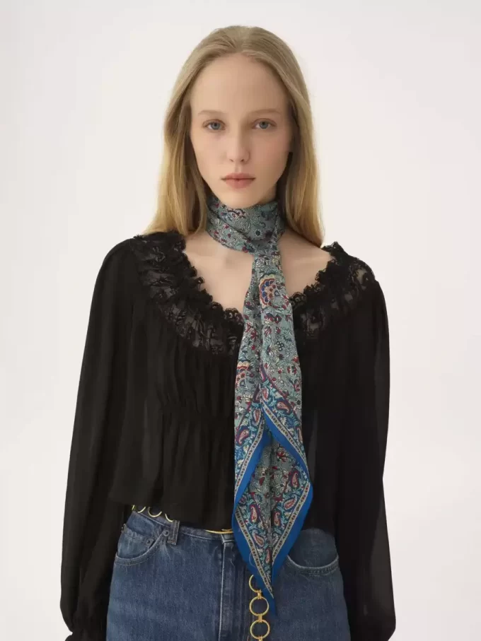 Pañuelo bandeau The Chloé Paisley en charmeuse de seda