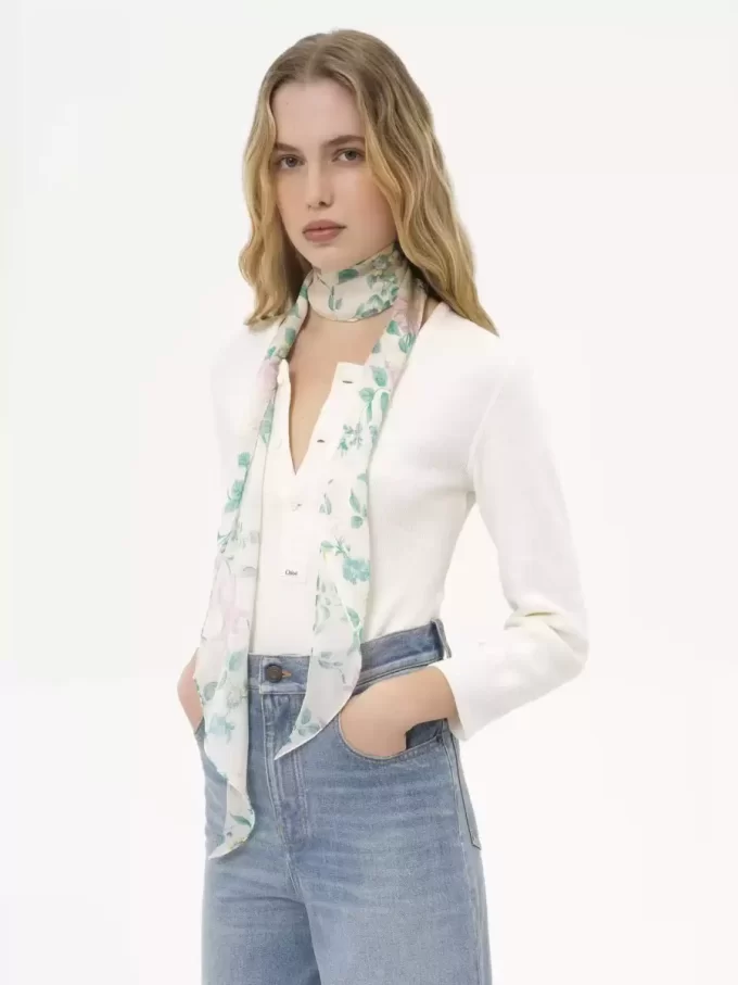 Pañuelo bandeau The Chloé Peonies en charmeuse de seda