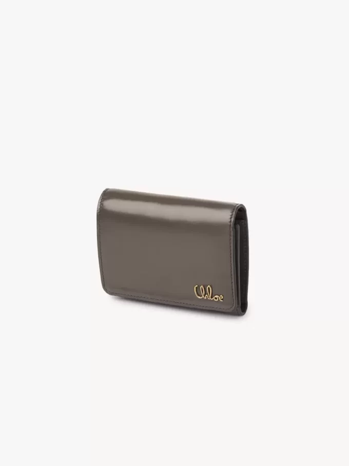 Pequeño bolso Chloé Iconic de tres pliegues con bolsillo para monedas en piel brillante