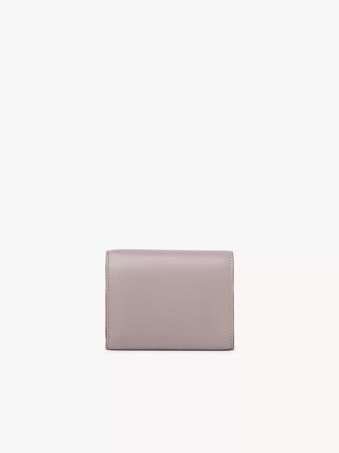 Pequeño bolso Chloé Iconic de tres pliegues con bolsillo para monedas en piel brillante