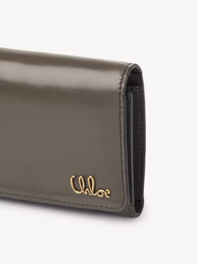 Pequeño bolso Chloé Iconic de tres pliegues con bolsillo para monedas en piel brillante