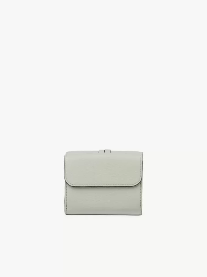 Pequeño cuaderno tríptico con alfabeto en piel granulada Pequeño cuaderno tríptico con alfabeto en piel granulada