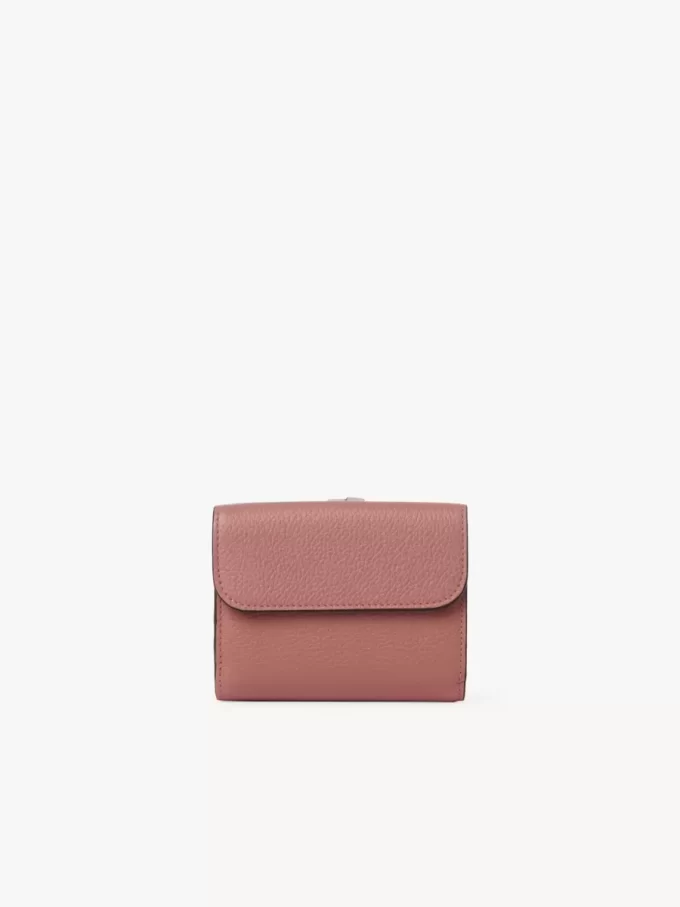 Pequeño cuaderno tríptico con alfabeto en piel granulada Pequeño cuaderno tríptico con alfabeto en piel granulada