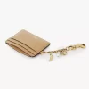 Tarjetero Chloé Charms en piel granulada