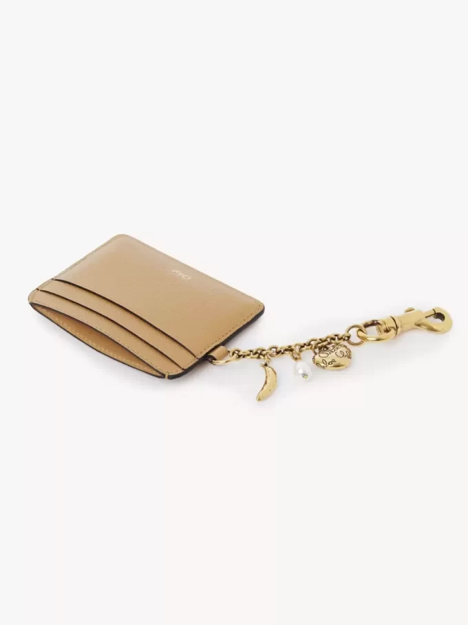 Tarjetero Chloé Charms en piel granulada