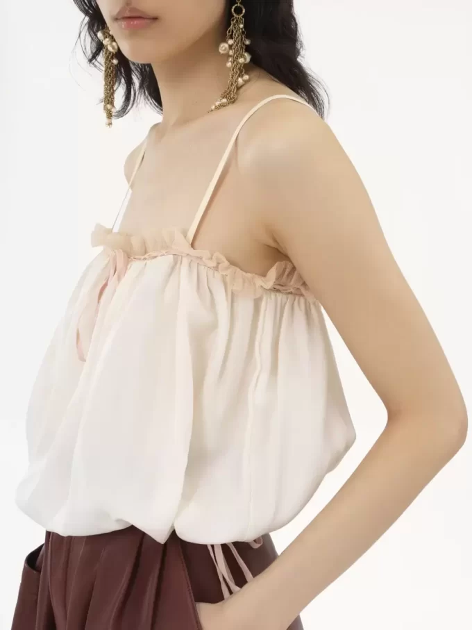 Top camisola con volantes en habotai de seda