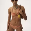 Top de bikini con detalles metálicos