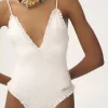 Traje de baño de una pieza con cuello en V y volantes Traje de baño de una pieza con cuello en V y volantes