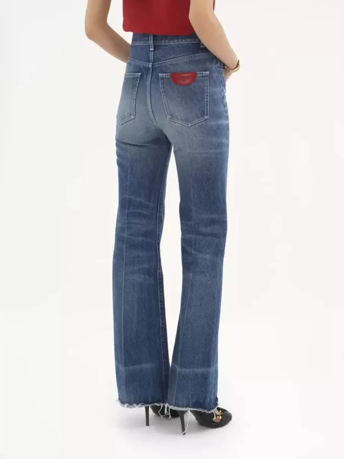 Vaqueros bootcut de tiro alto en denim Vaqueros bootcut de tiro alto en denim