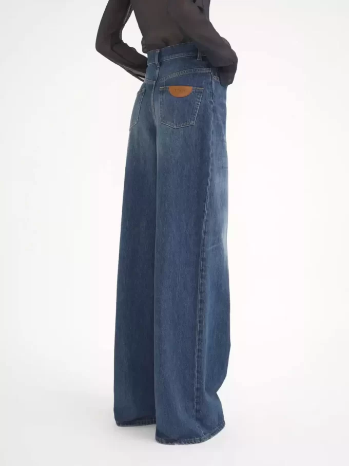 Vaqueros de pierna ancha en denim Vaqueros de pierna ancha en denim
