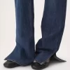 Vaqueros rectos en denim Vaqueros rectos en denim