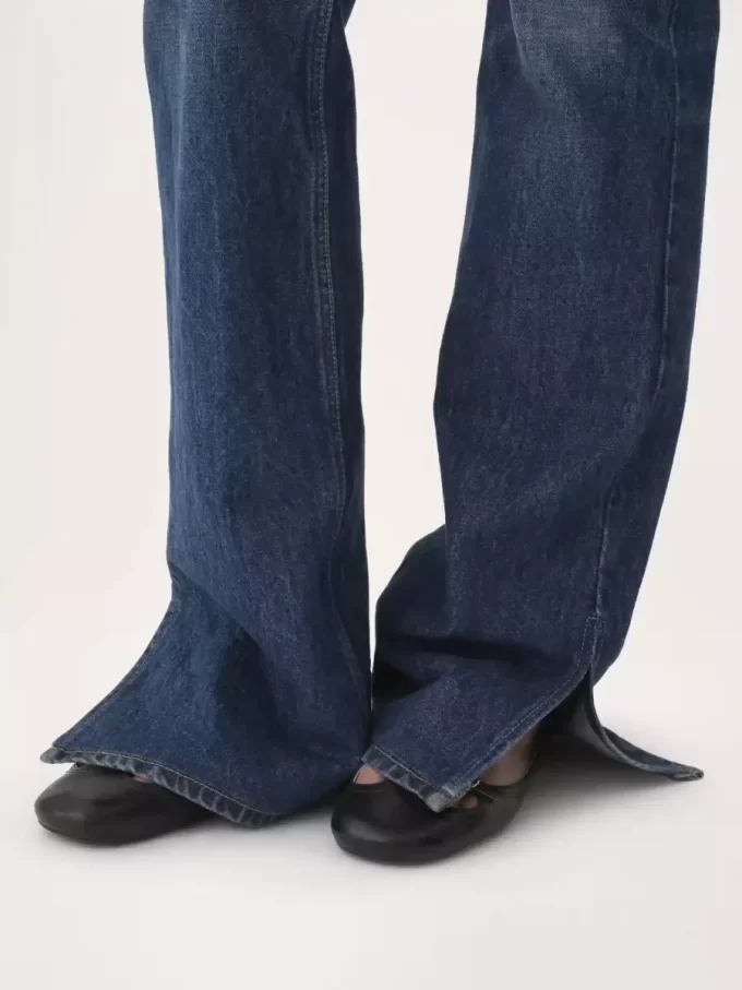 Vaqueros rectos en denim Vaqueros rectos en denim