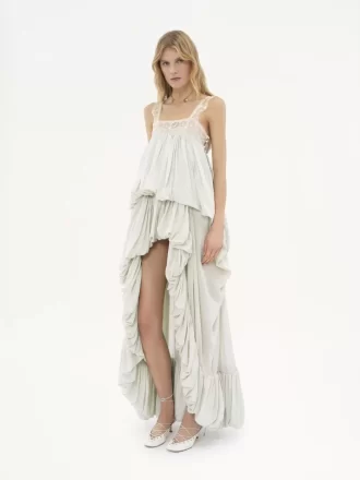 Vestido con volantes altos y bajos en habotai de seda y encaje