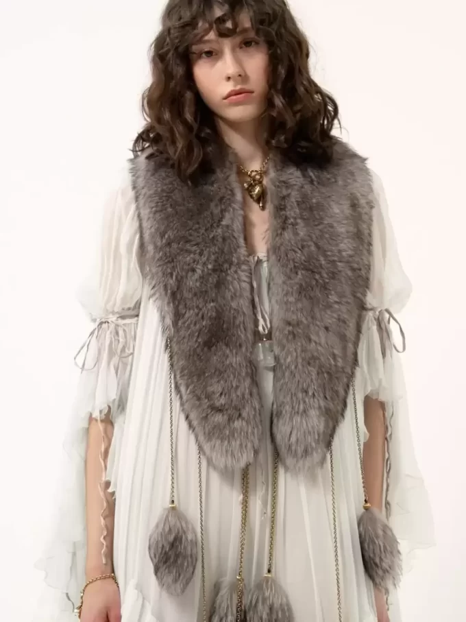 Vestido largo oversize con volantes en muselina de seda