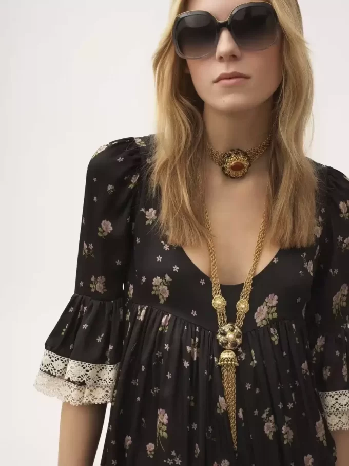 Vestido midi de escote redondo en charmeuse de seda y encaje