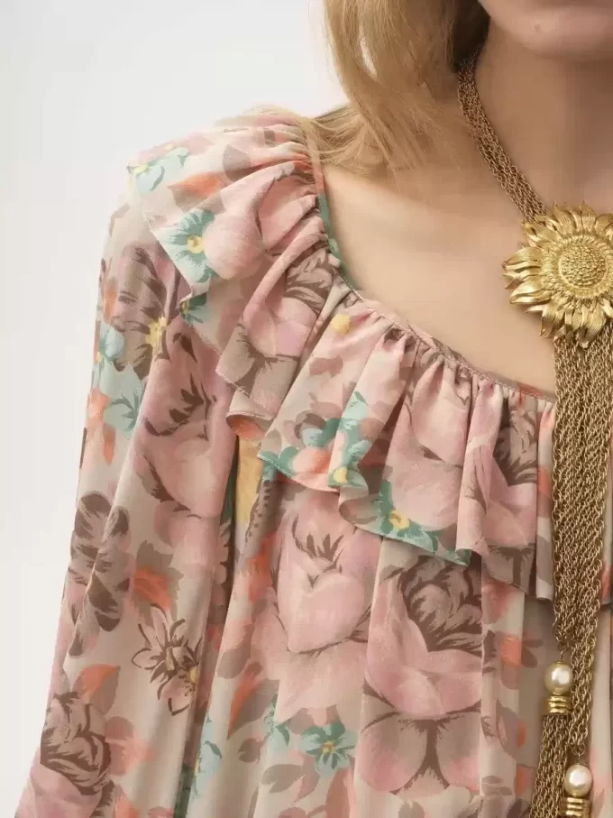Vestido mini con volantes y escote cuadrado en crepé de China