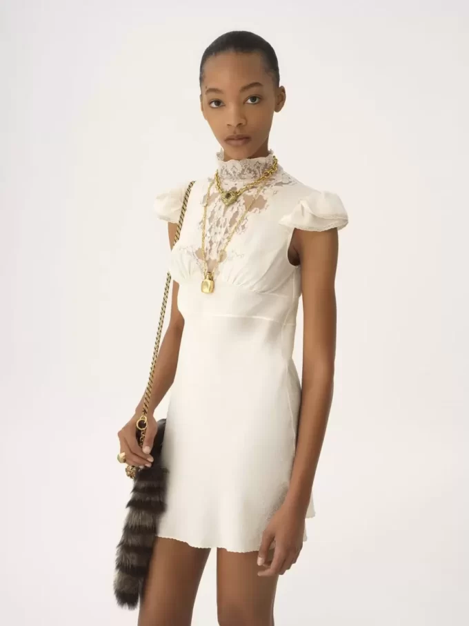 Vestido mini de cuello alto en seda jacquard y encaje